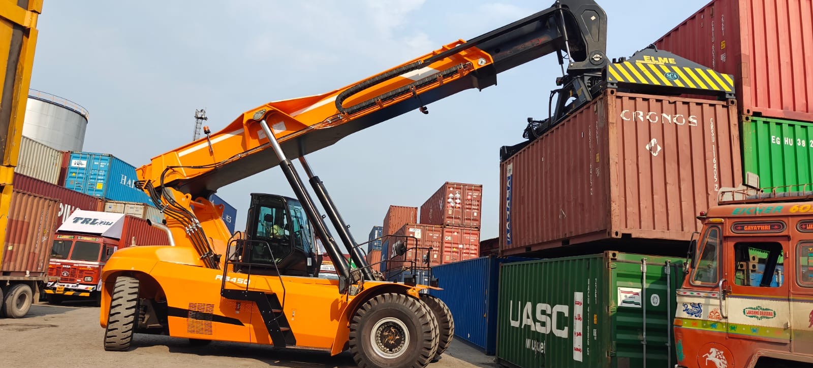 Diesel ReachStacker View 6